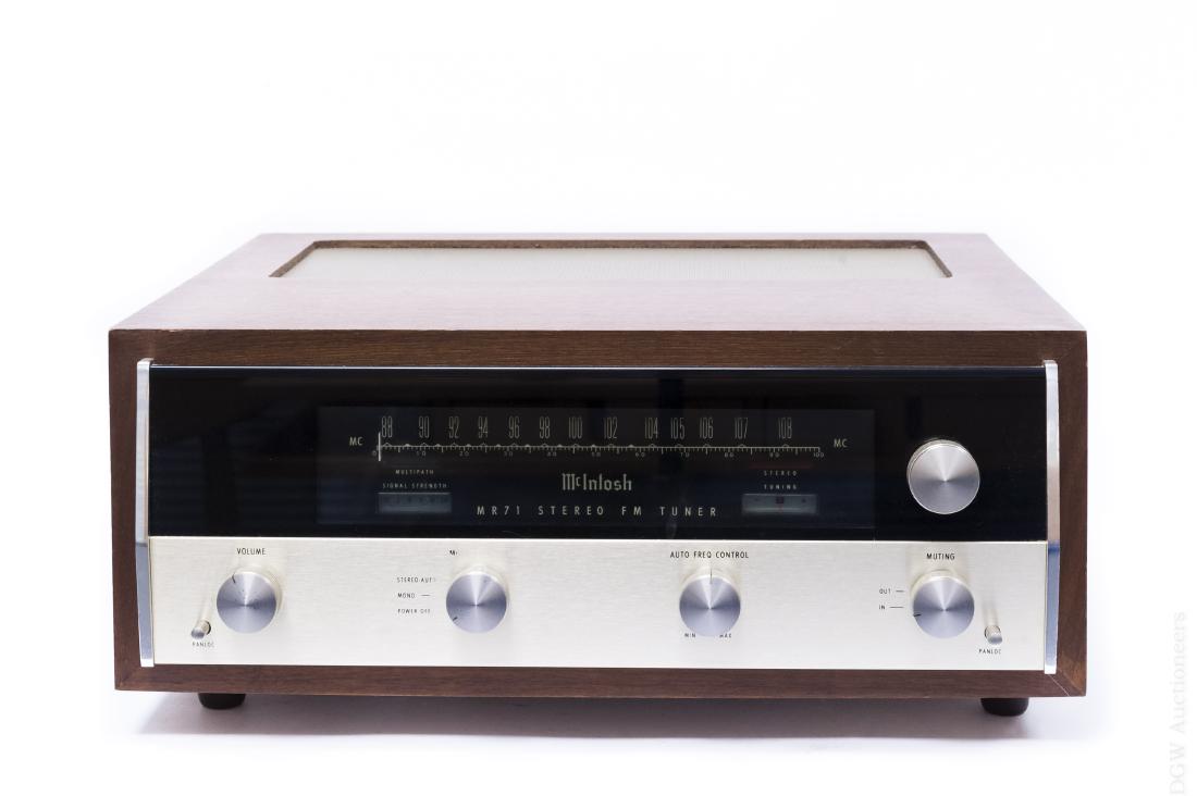 McIntosh MR-71 Stereo Tuner.: McIntosh MR-71 Stereo Tuner.