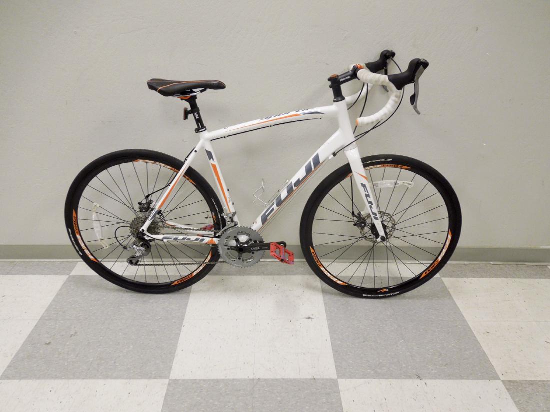 fuji sportif 1.3 disc road bike