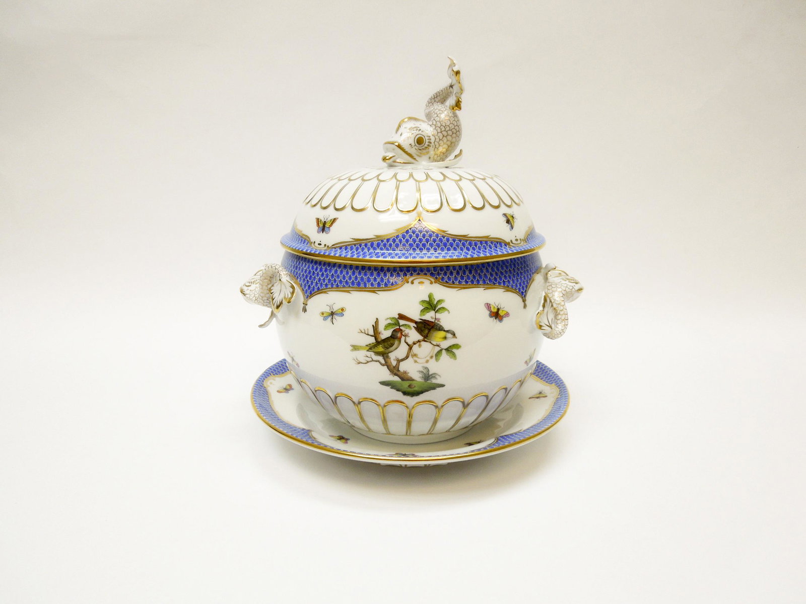 Herend Rothschild Bird Blue Tureen & Platter.: Herend Rothschild Bird Blue Border lidded tureen and plate (6511 / RO-EB). Tureen with dolphin finial and handles (12 1/4" x 9"). (Plate: 10 3/4" diameter).