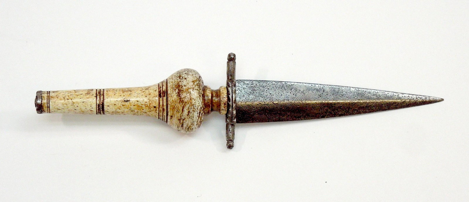 Small 19th C. Continental Plug Bayonet.: Small 19th C. Continental plug bayonet. 4 1/2 inch triangular blade with steel cross guard and bone handle.