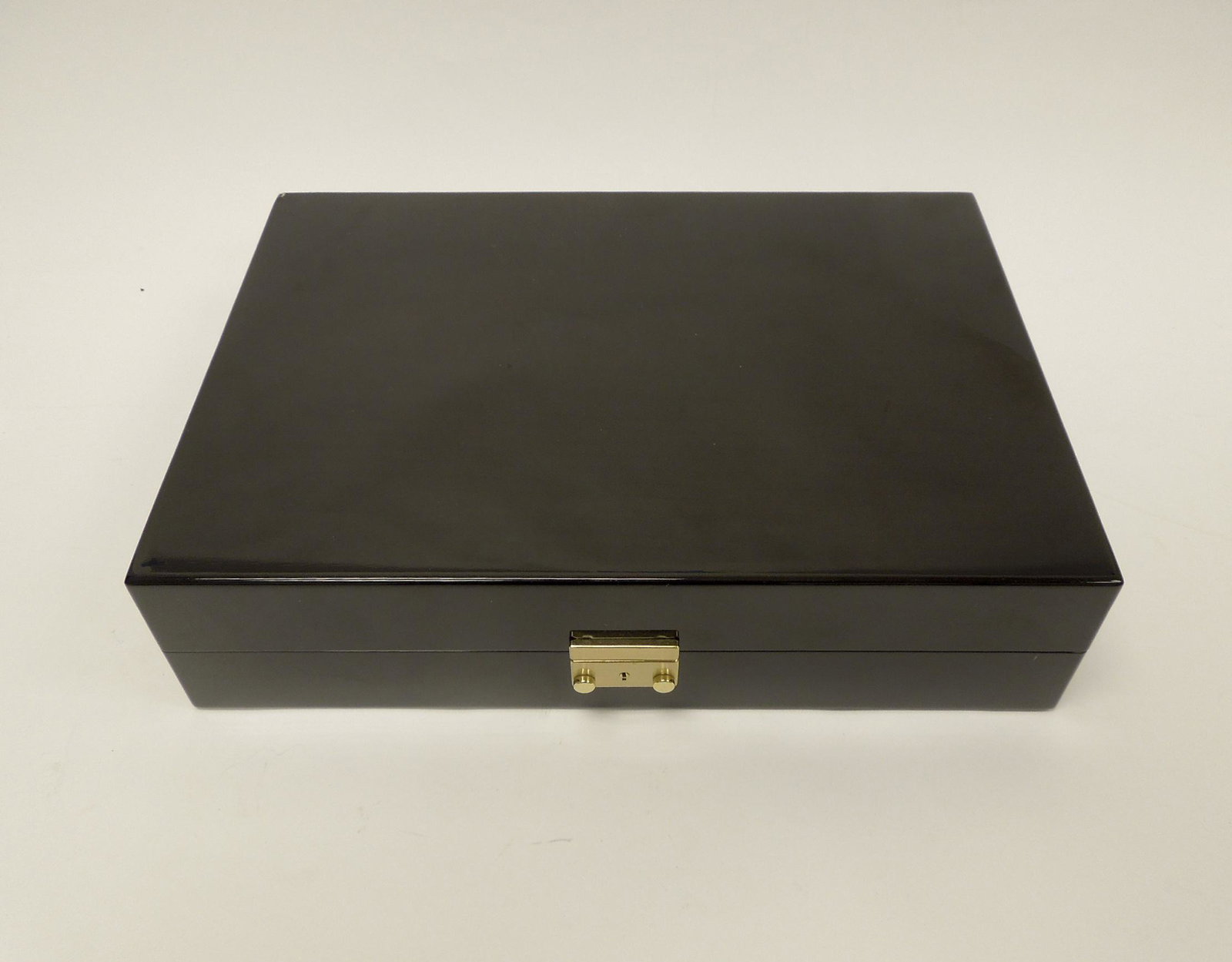 Montblanc 20-pen Black Lacquer Collector's Box.: Montblanc 20-pen black lacquer Collector's box.