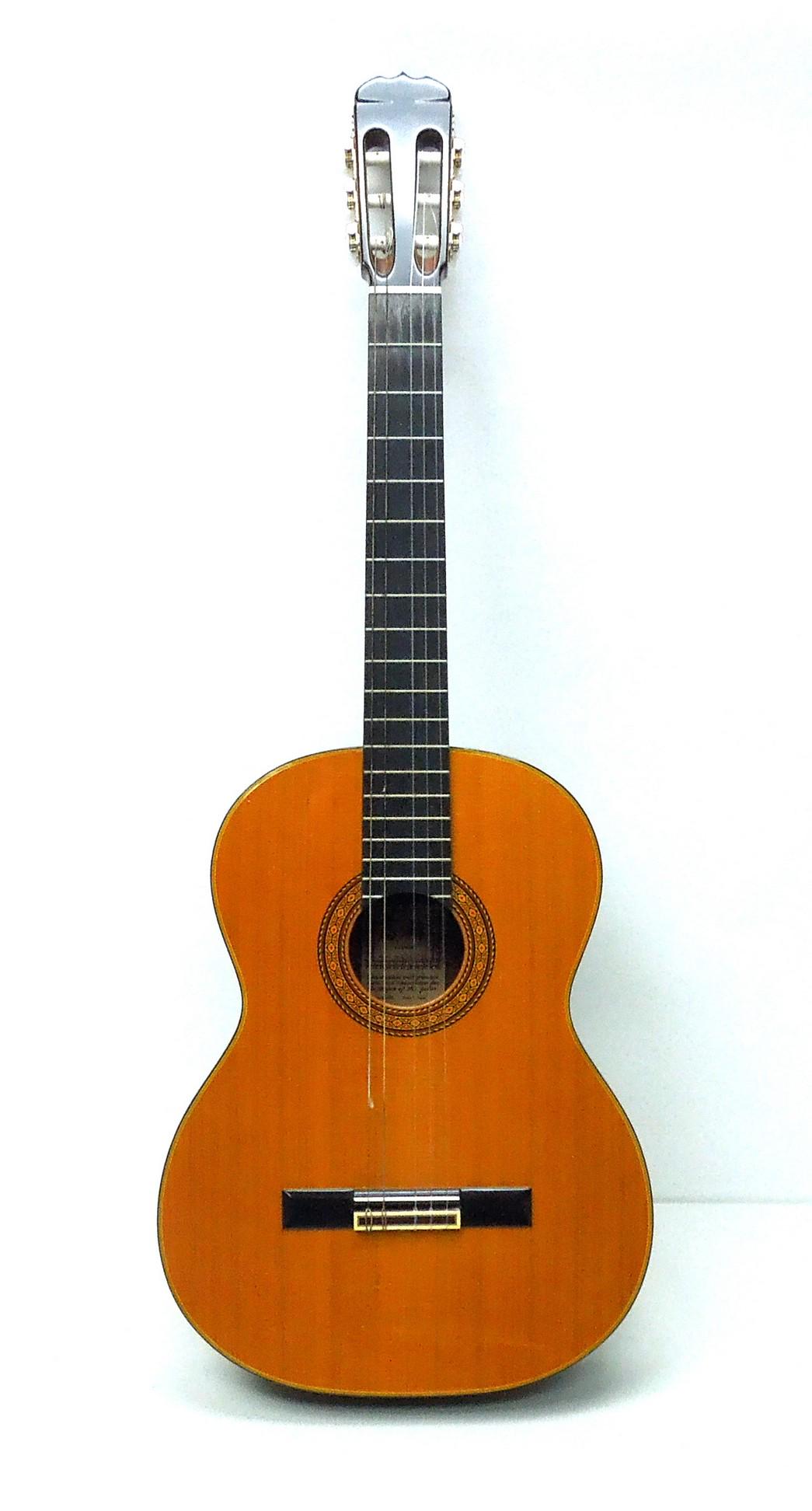 1981 Takamine Classic 132S Guitar.: 1981 Takamine Classic 132S Acoustic Guitar and case. Made in Japan. 81070286.
