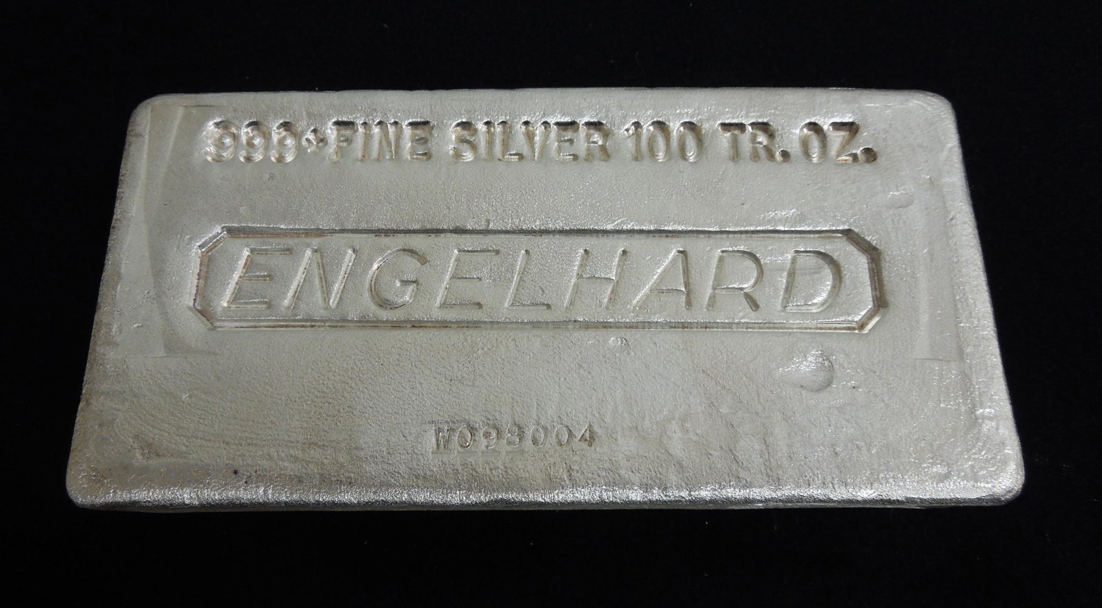 Engelhard .999 Silver 100 Troy Ounce Bar.: Engelhard .999 Silver 100 Troy Ounce bar.