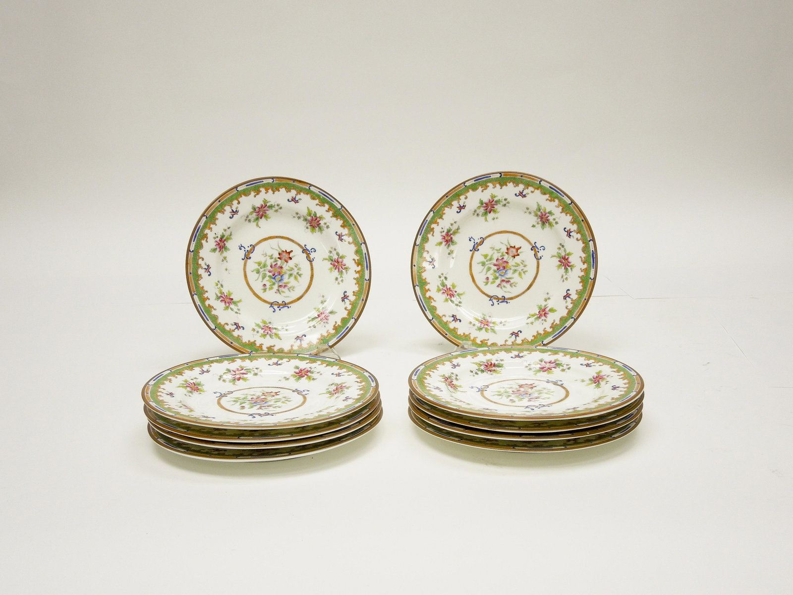 (12) Coalport Spode "Broadway" Luncheon Plates.: (12) Coalport Spode "Broadway" luncheon plates. (8 inches diameter).