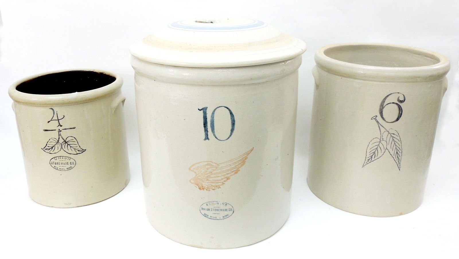 (3) Vintage Redwing Pottery Stoneware Crocks.: (3) Vintage Redwing pottery stoneware crocks. #10, 6, 4.