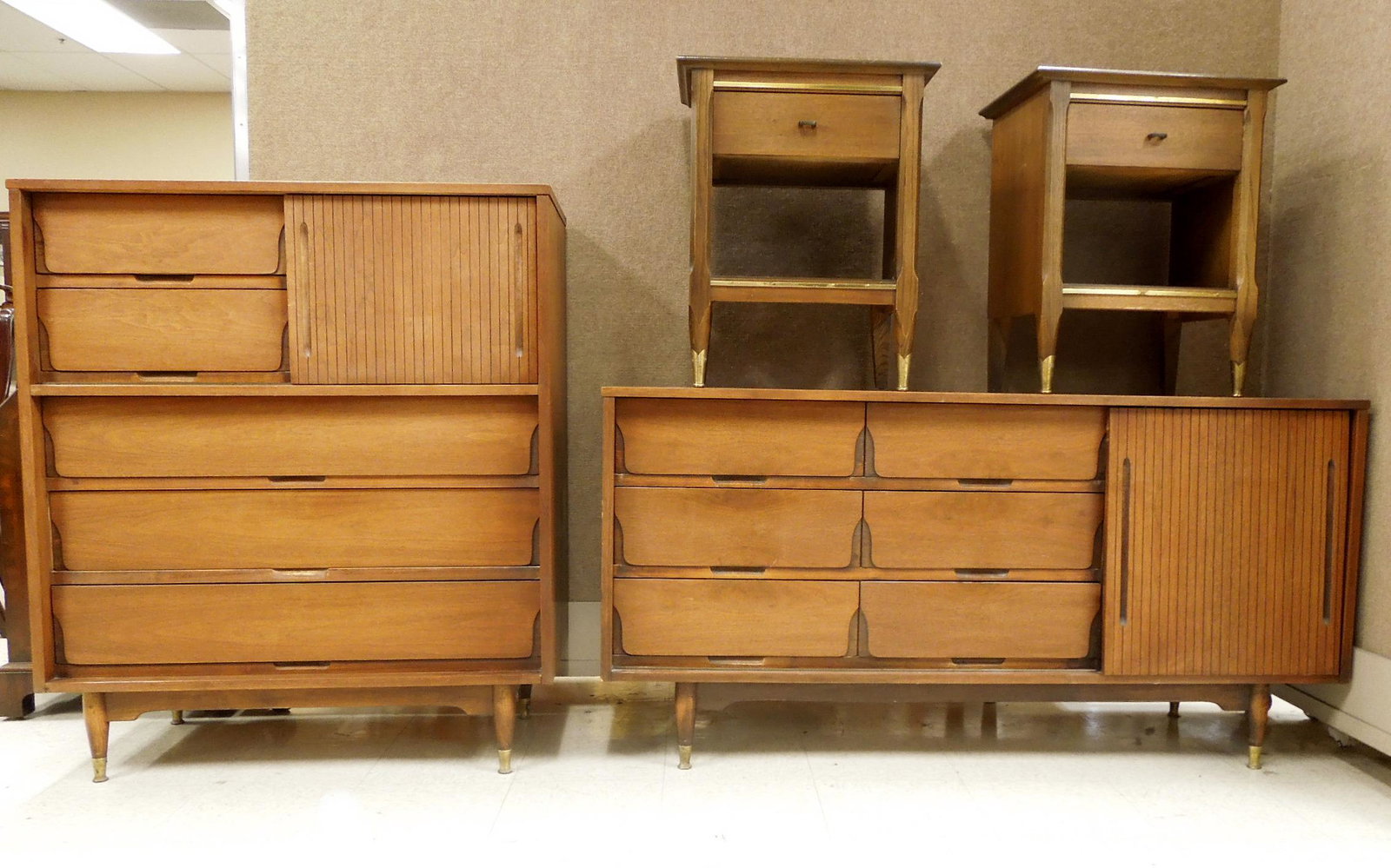 Mid 20th C. Modern Bedroom Furniture.: Mid 20th C. modern Hooker bedroom furniture. Tall chest and matching dresser and pair of associated nightstands. (Chest: 40" x 19" x 47", Dresser: 62.5" x 19" x 31.5", nightstands: 21" x 16" x 26.5").