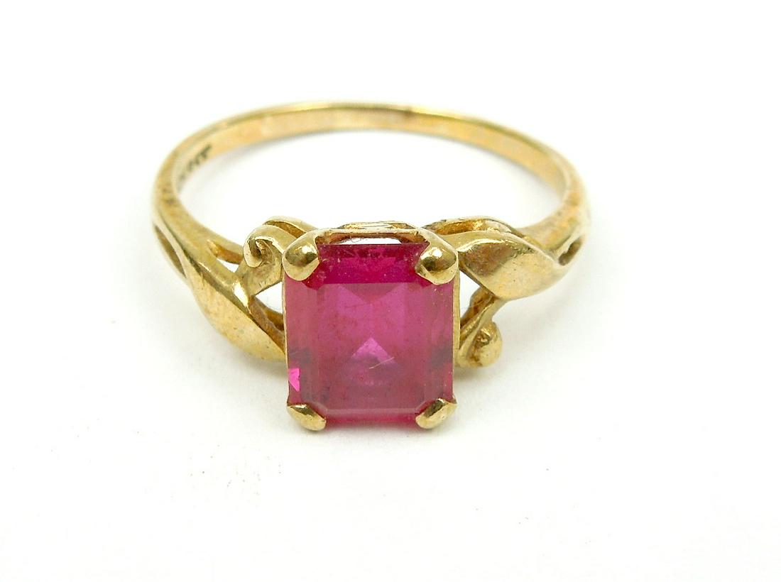 Solitaire Synthetic Ruby Ring. (1 of 5)