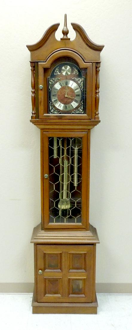 1970s Oak Cased Grandfather Clock. (1 of 2)