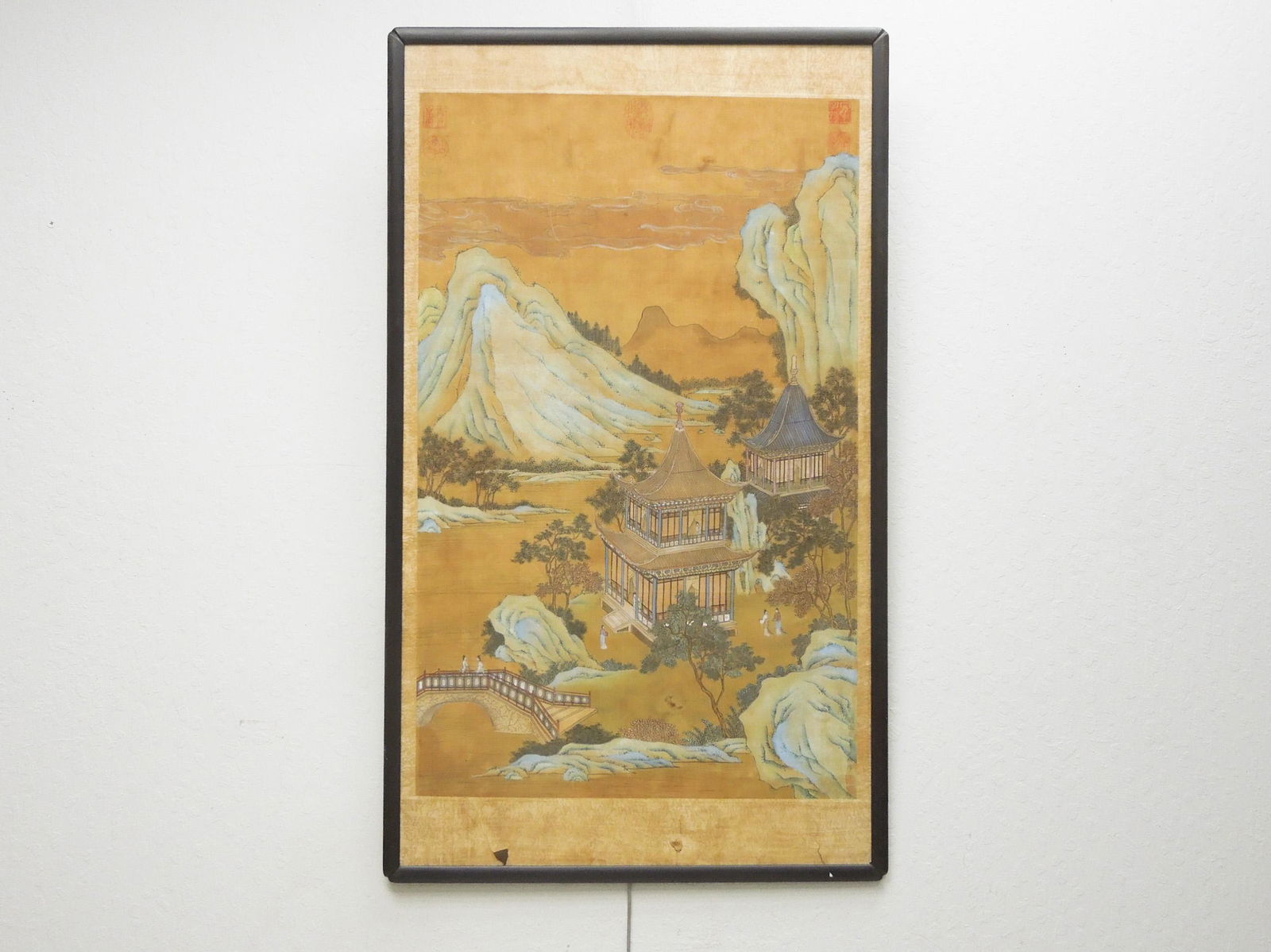19th C. Chinese Framed Silk Scroll. (1 of 4)
