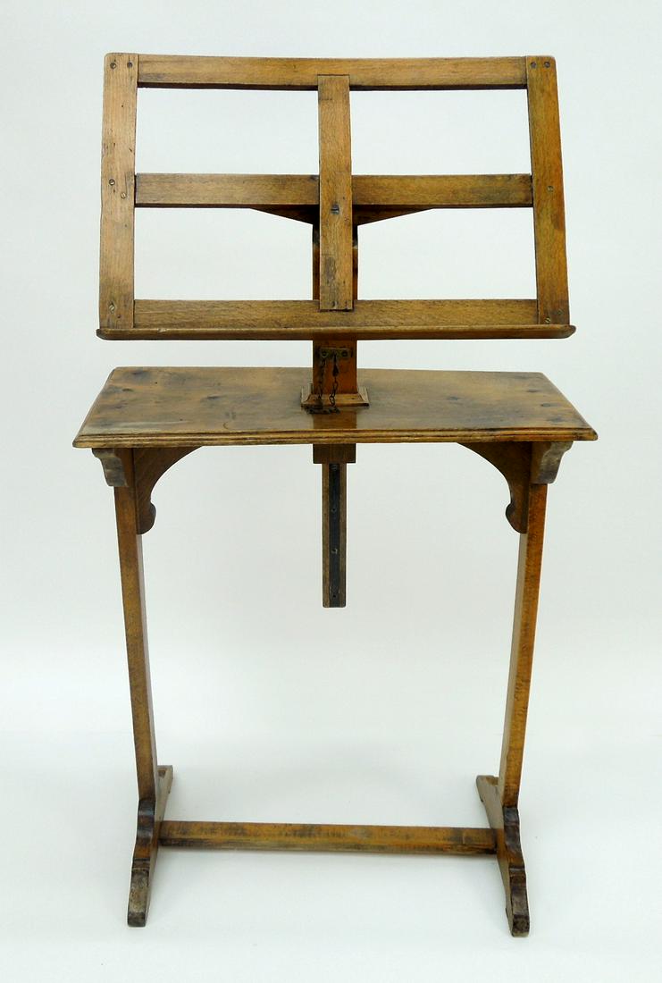Victorian Wood Bookstand. (1 of 2)