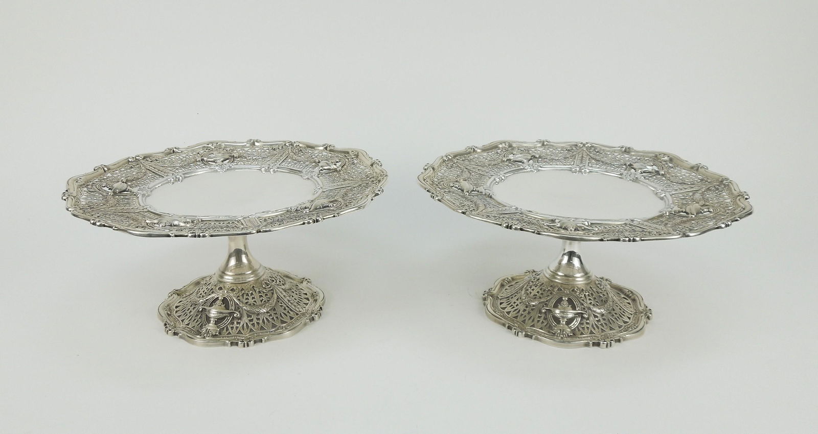 Pair of Shreve & Co. Sterling Silver Cake Stands. (1 of 6)