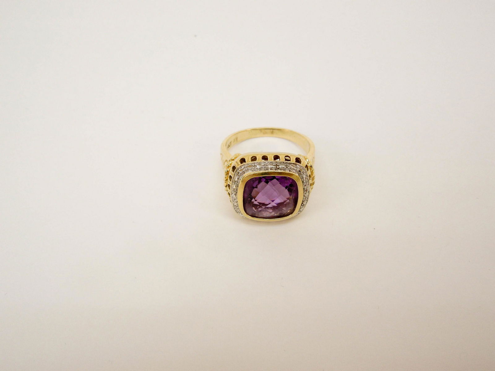 14K Gold & Amethyst Ring. (1 of 1)