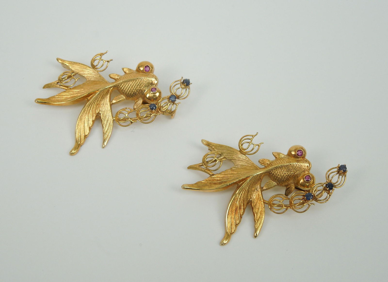 Pair of 14K Yellow Gold Fish Form Brooches. (1 of 2)
