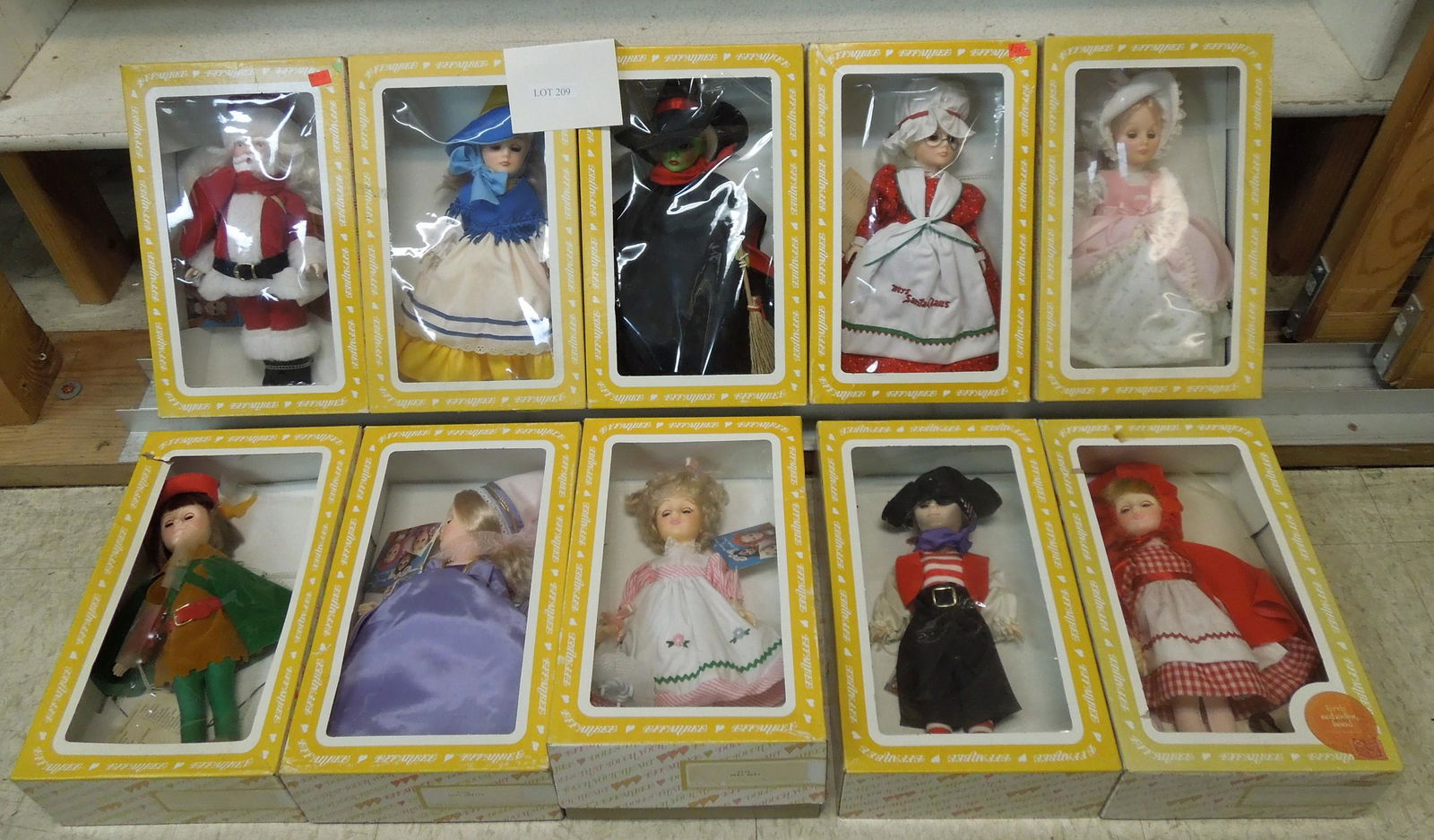 (10) Vintage Effanbee Character Dolls in Boxes.: (10) Vintage Effanbee character dolls in boxes.