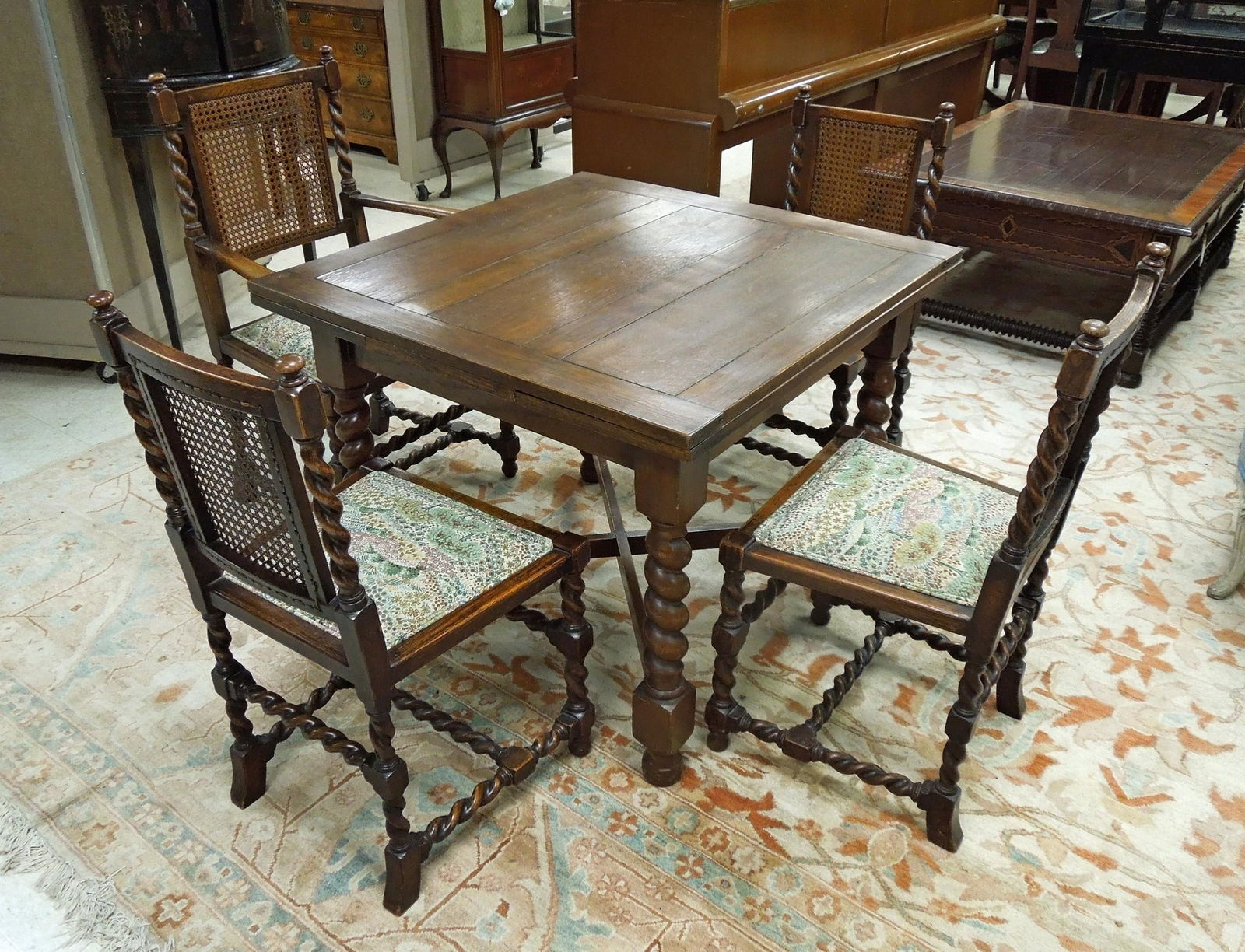 1930s Oak Draw Leaf Table & 4 Chairs. (1 of 8)
