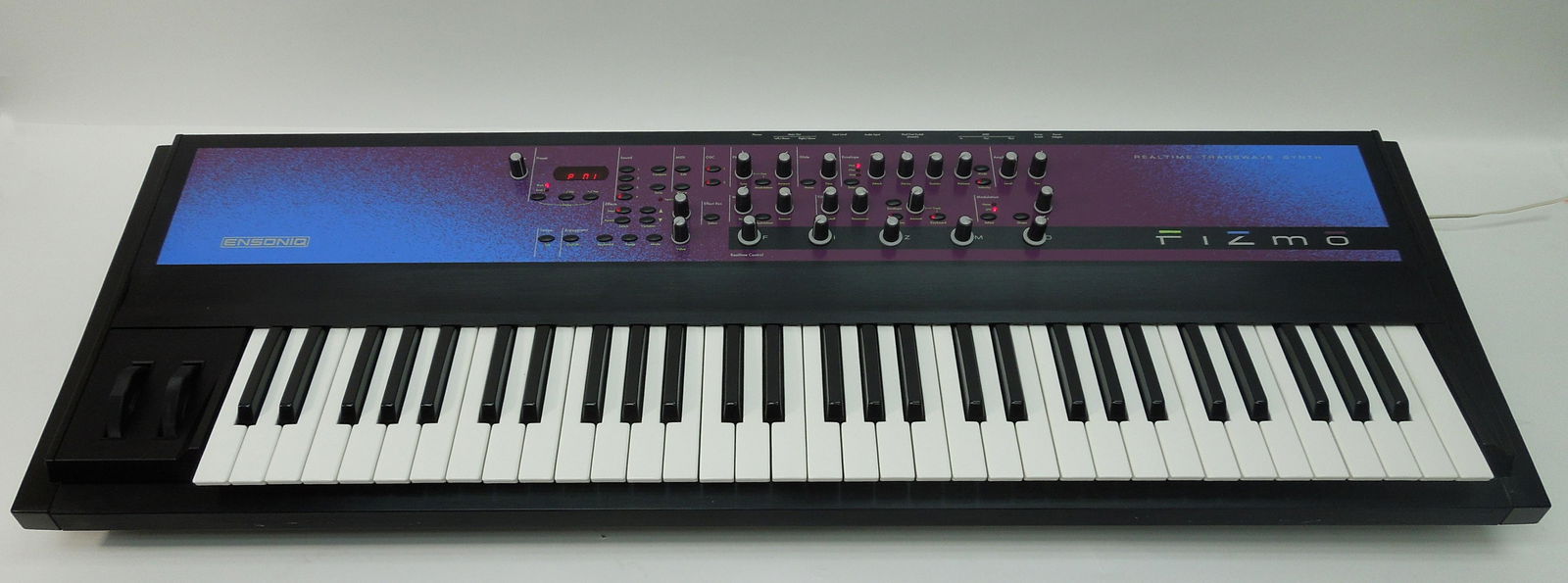 Ensoniq Fizmo Keyboard Synthesizer. (1 of 4)