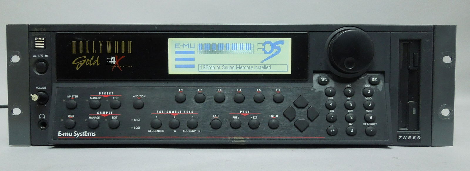 E-mu E4XT Ultra Sampling Synthesizer. (1 of 4)
