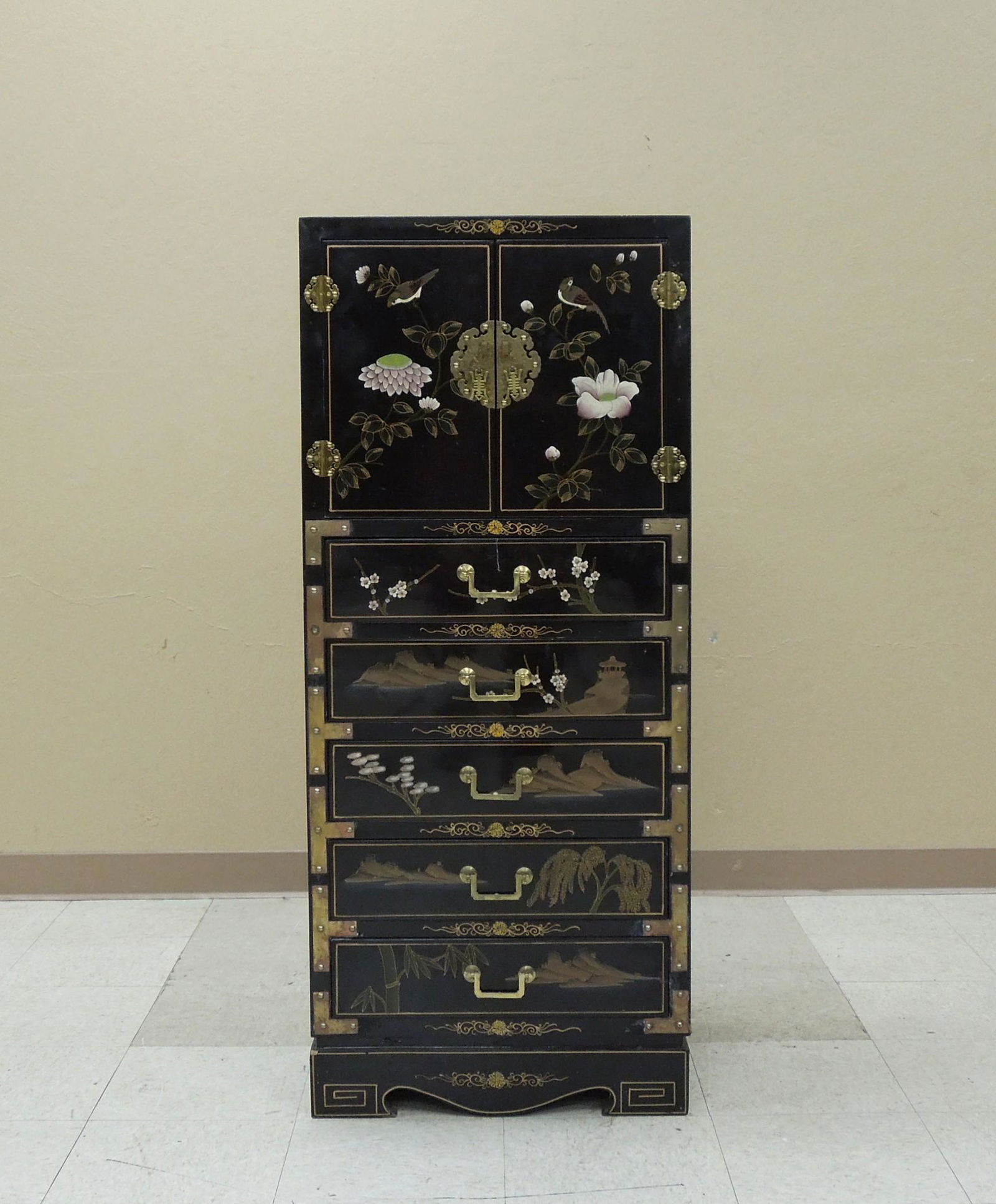 Chinese Black Lacquered Lingerie / Jewelry Chest. (1 of 6)