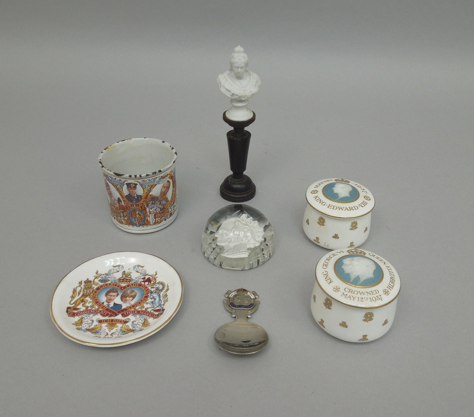 Group of English Coronation Memorabilia.: Group of English coronations memorabilia. The Monarchs ranging from Kings George V, Edward VIII, George VI, Queens Victoria, Elizabeth, Prince Charles and Princess Dianna. (7 pieces).