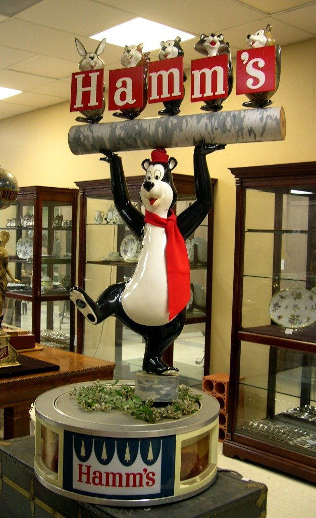 76: Hamms Beer Motion Store Display Dancing Bear on Log