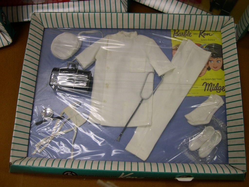(5) Vintage Barbie/Ken Clothing Sets: 5) Vintage Barbie/Ken Clothing Sets: No. 770 Campus Hero No. 784 Terry Togs No. 798 Ski Champion No. 793 Dr. Ken No. 787 Tuxedo