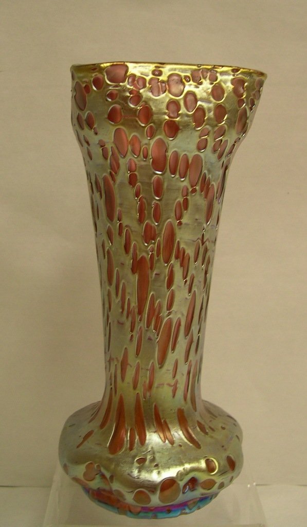 Loetz Diaspora Art Glass Vase: Irridescent peach-pink with gold handblown glass, polished pontil, no signature. Height: 10 1/2 inches