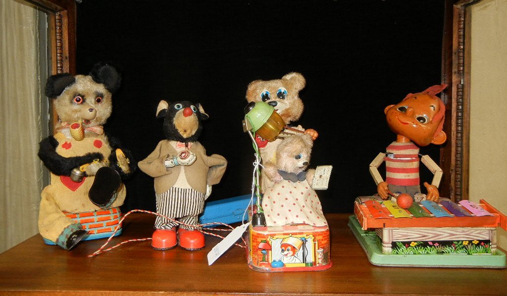 Four (4) vintage Japanese battery operated mechanical: Four (4) vintage Japanese battery operated mechanical toys. Includes Rosko Toys Boy wirth xylophone, S&E Bear Beauty Parlor, Alps Shoe Shine Bear, and SAN walking Bear with Pipe, with wired controller