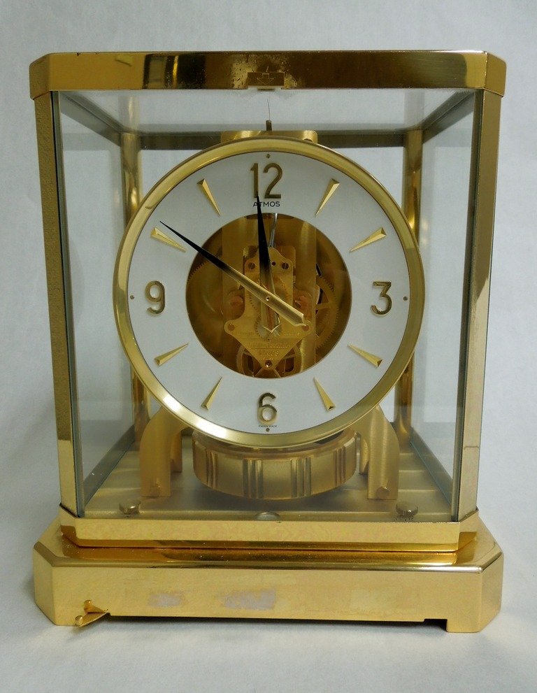 Jaeger-LeCoultre Atmos Clock: Jaeger-LeCoultre Atmos 15-jewel mantel clock. Model 528, Serial #561914. 9 1/4 x 8 1/4 x 6 1/2 inches.