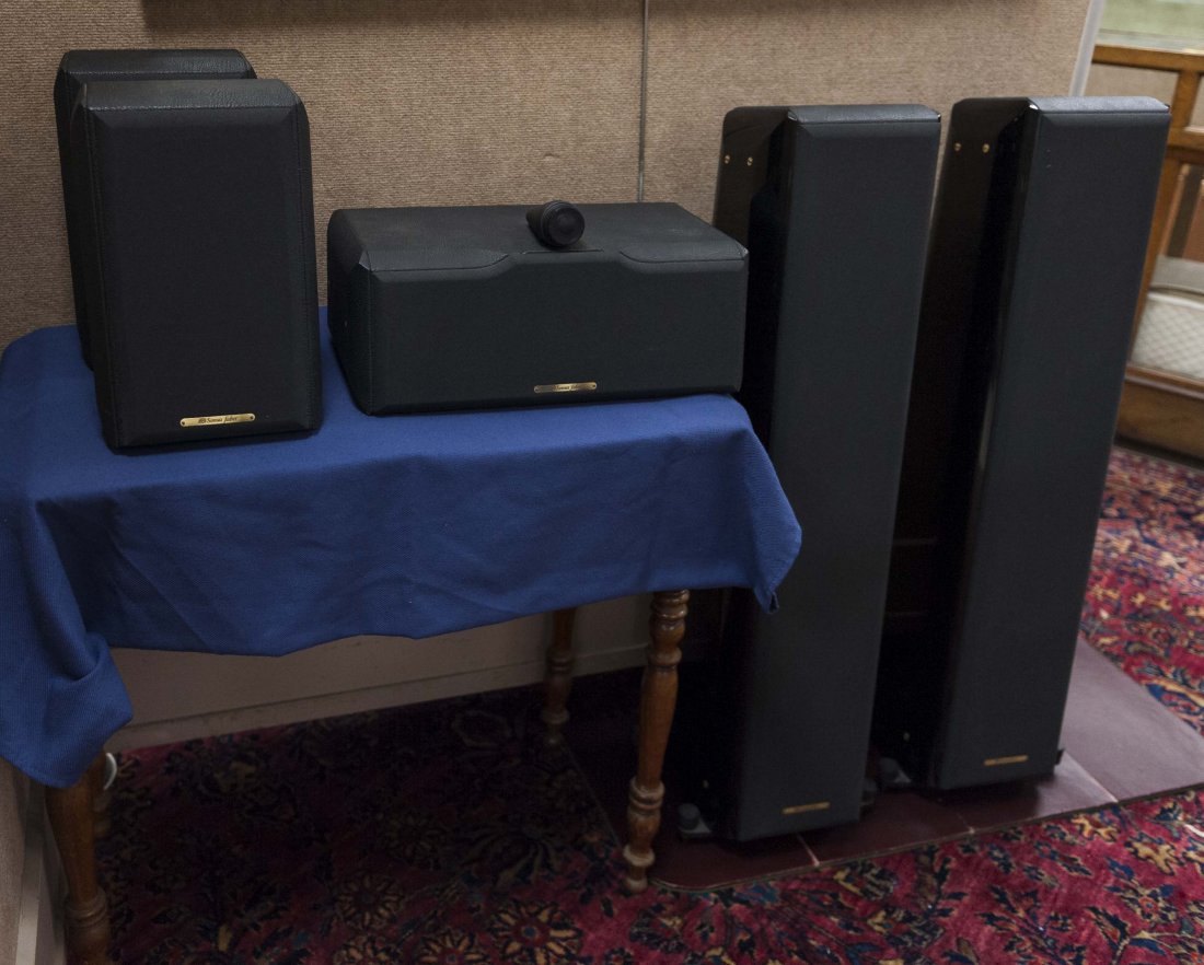 Sonus Faber Grand Piano Home Speaker System: Sonus Faber Grand Piano Home surround speaker system. Includes two (2) Grand Piano Home floor standing speakers, serial no: 03494, a Solo Home center channel speaker serial no: 03268, and two (2) Wall