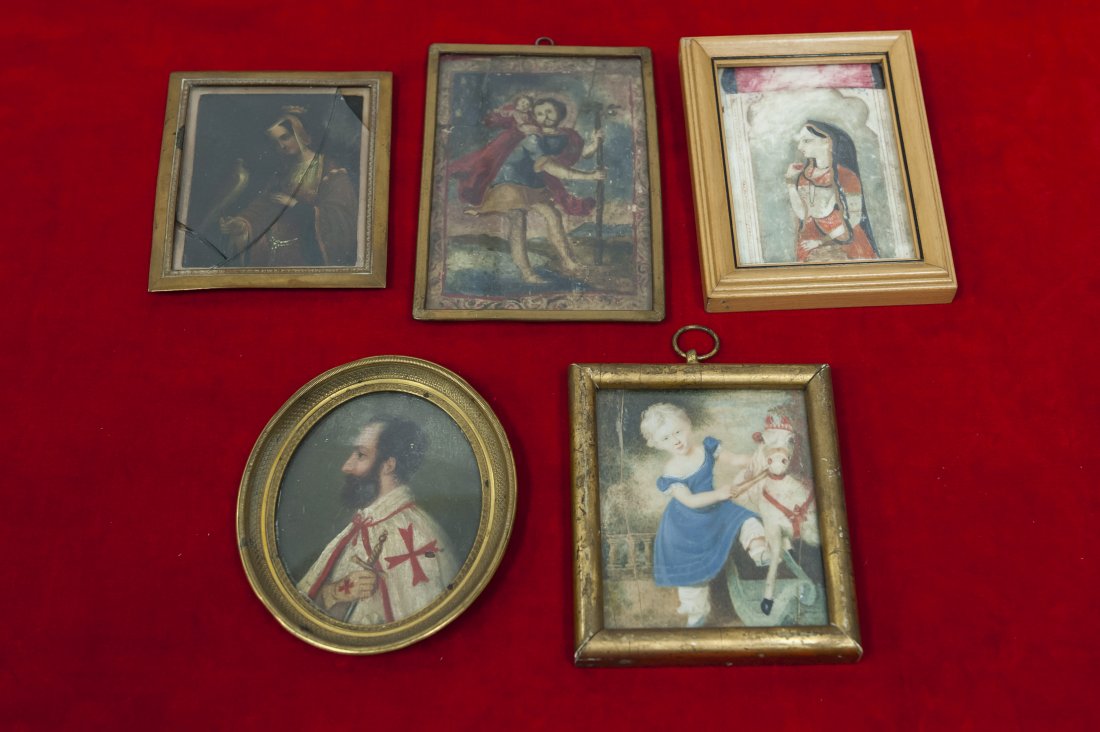(5) Antique Miniature Pictures. (1 of 7)