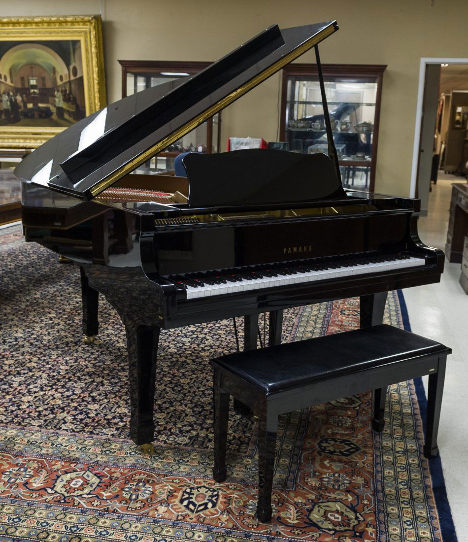 Yamaha G3 Grand Piano. (1 of 10)