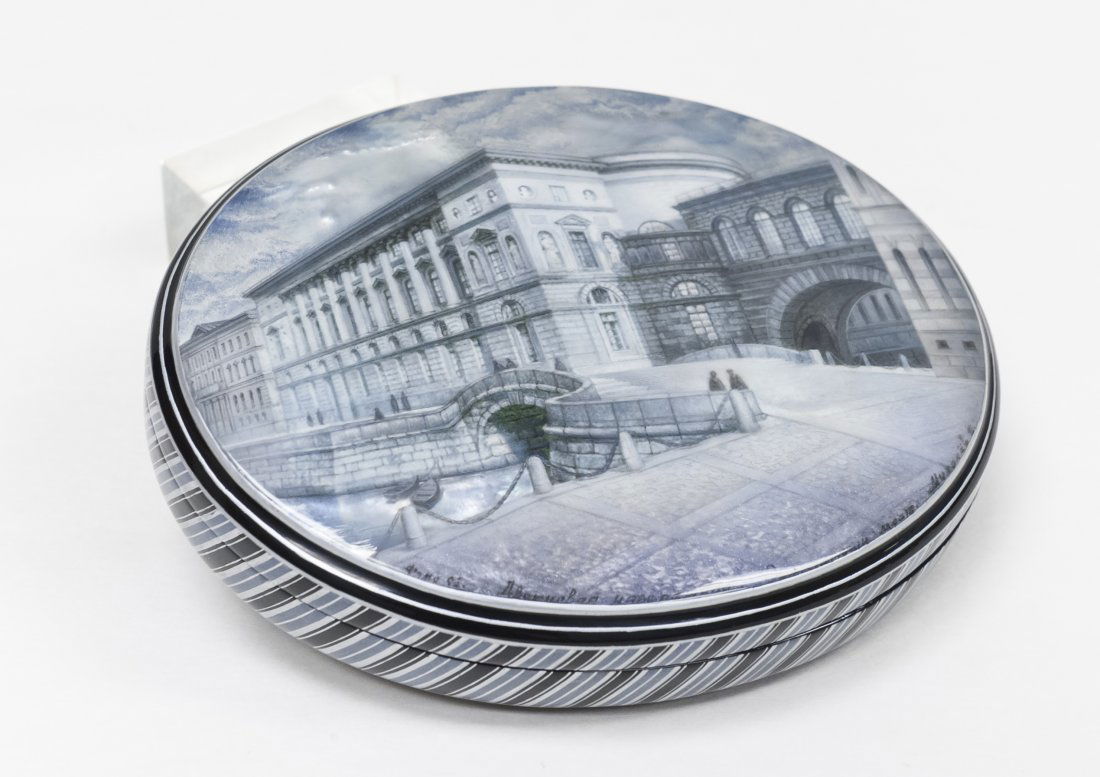Russian Lacquer Box, St. Petersburg. (1 of 7)
