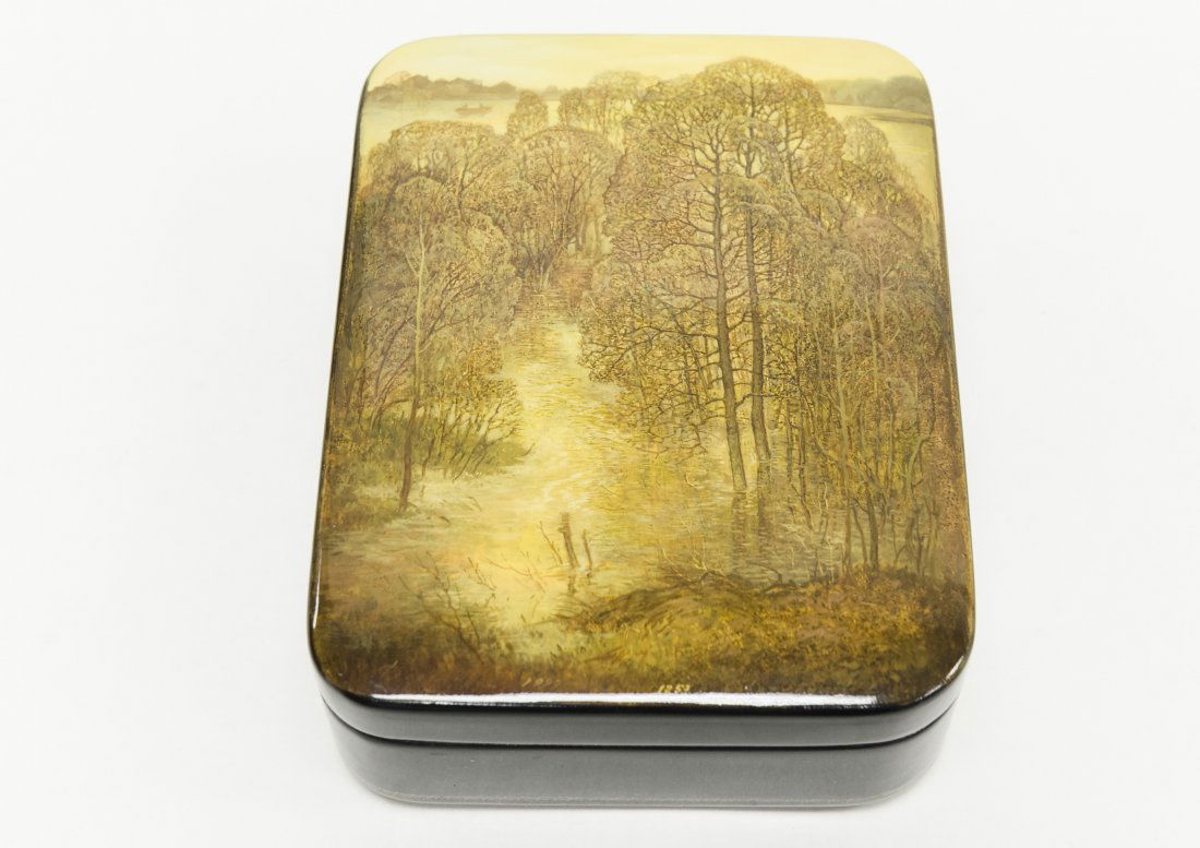 Russian Fedoskino Lacquer Box. (1 of 10)