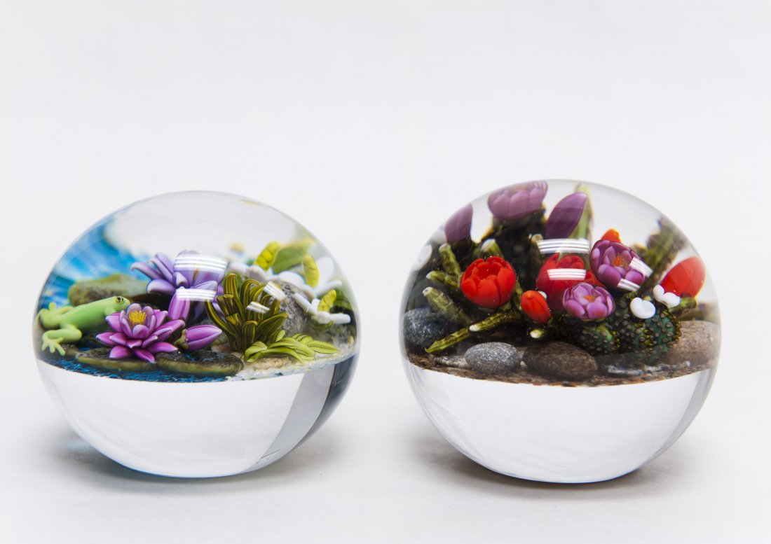 (2) Cathy Richardson Art Glass Paperweights. (1 of 8)