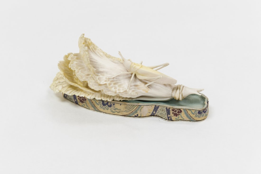 Chinese Porcelain Miniature Grasshopper. (1 of 8)