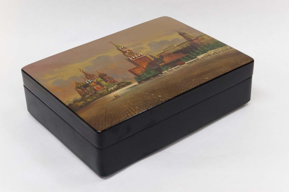 Russian Fedoskino Lacquer Box. (1 of 10)
