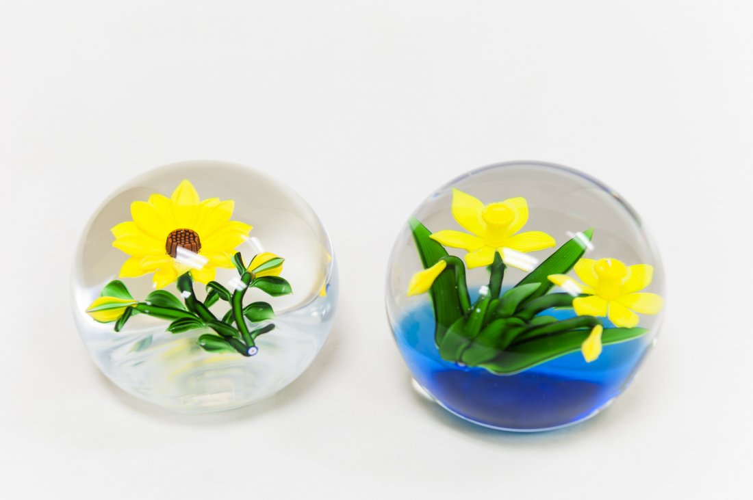 (2) Bob Banford Art Glass Paperweights. (1 of 5)