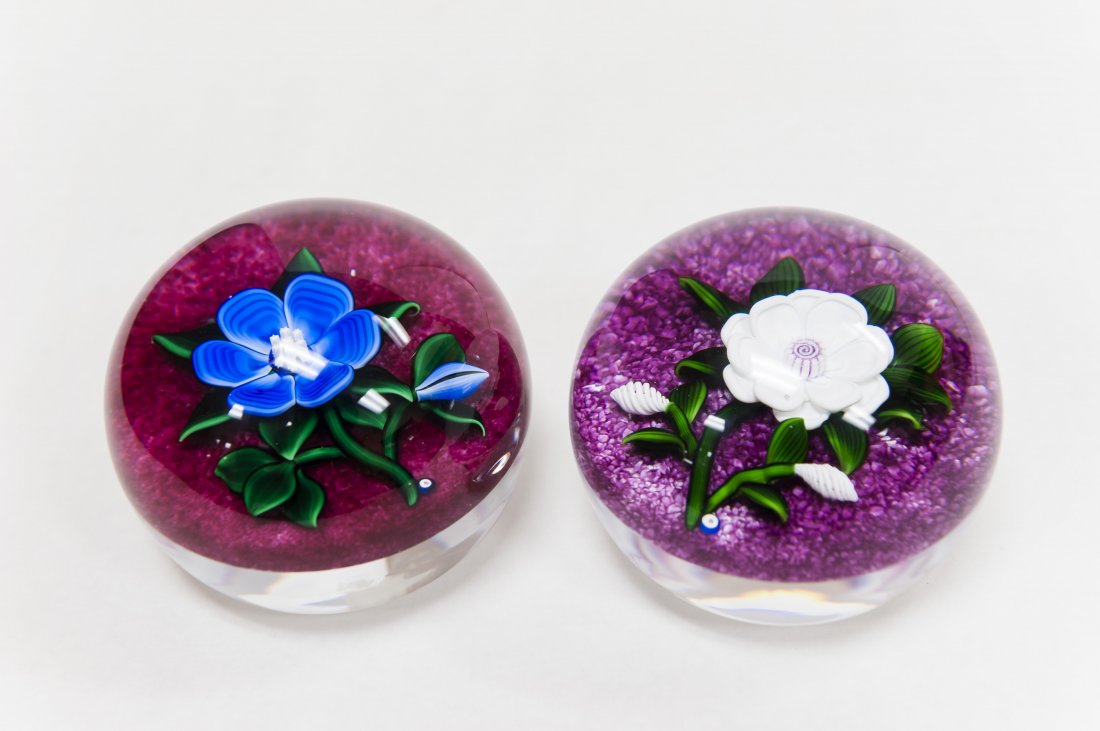 (2) Bob Banford Art Glass Paperweights. (1 of 5)