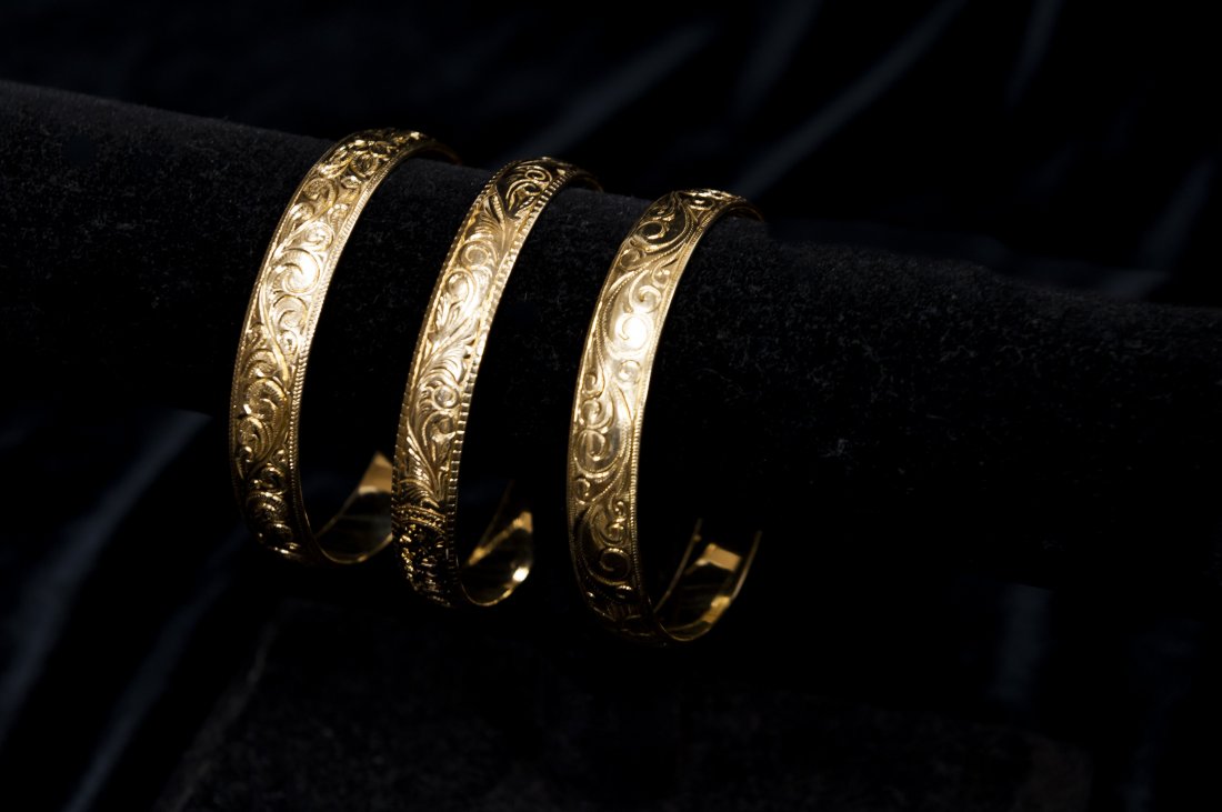 (3) Lady’s Yellow Gold Bangle Bracelets. (1 of 7)