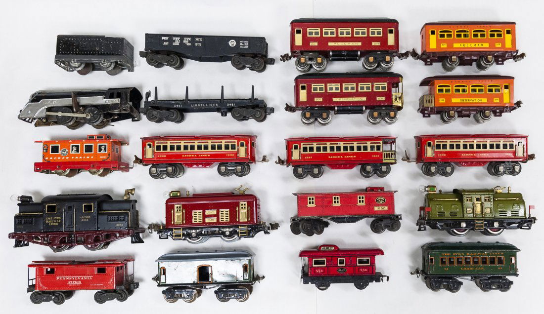 1940s & 1950s Toy Trains and Carriages. (1 of 8)