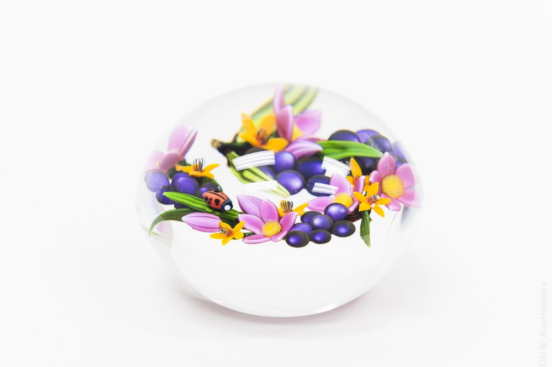 Colin Richardson Art Glass Paperweight. (1 of 5)