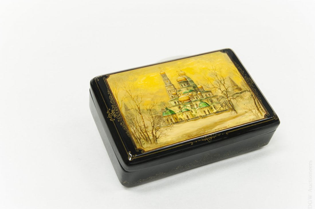 Russian Fedoskino Lacquer Box. (1 of 10)
