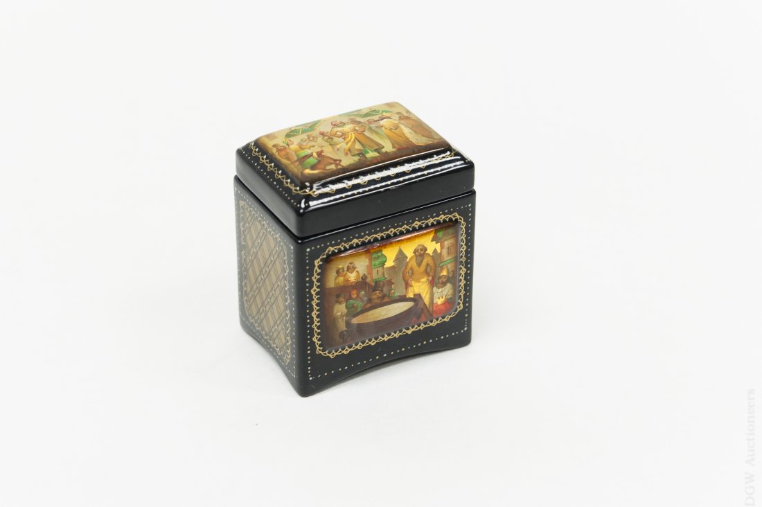 Russian Fedoskino Lacquer Box. (1 of 10)