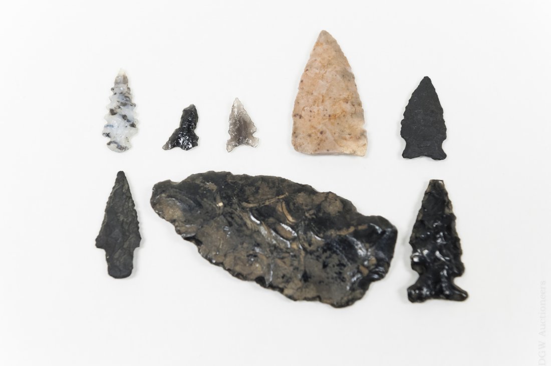 (8) Native American Arrowheads. (1 of 5)