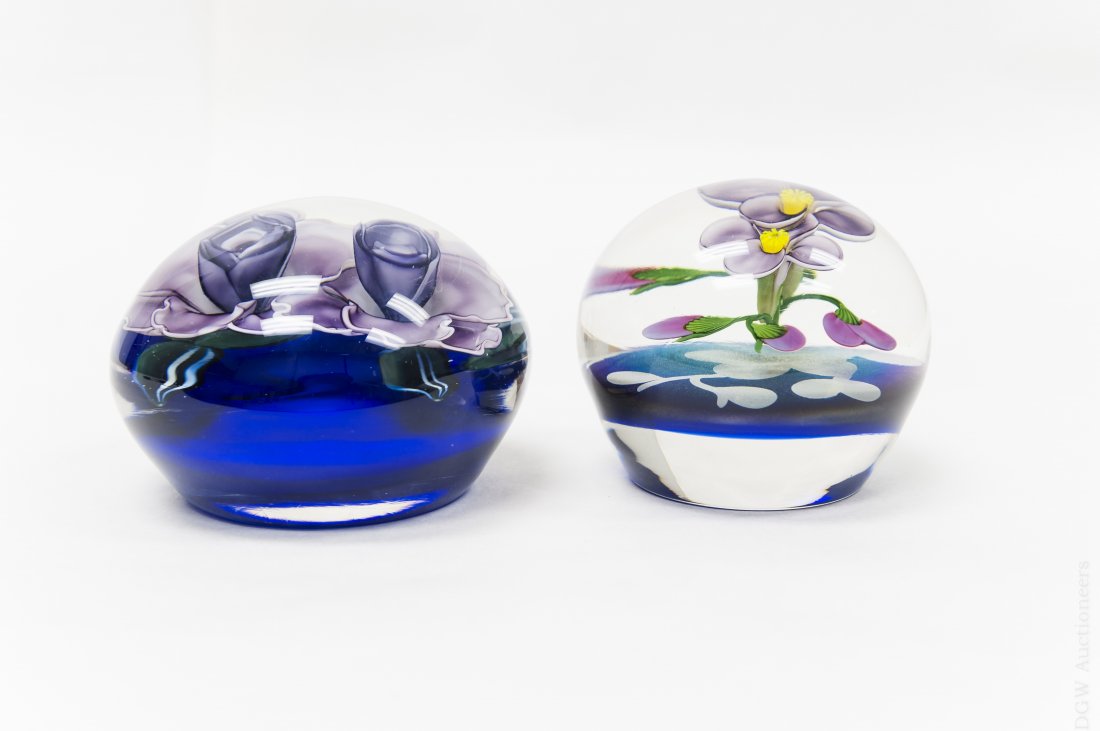 (2) Lundberg Studios Art Glass Paperweights. (1 of 10)