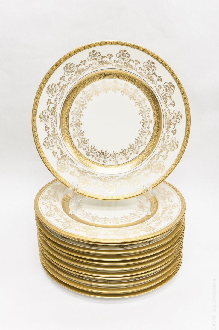 (12) Heinrich & Co. Bavaria Porcelain Dinner Plates. (1 of 8)
