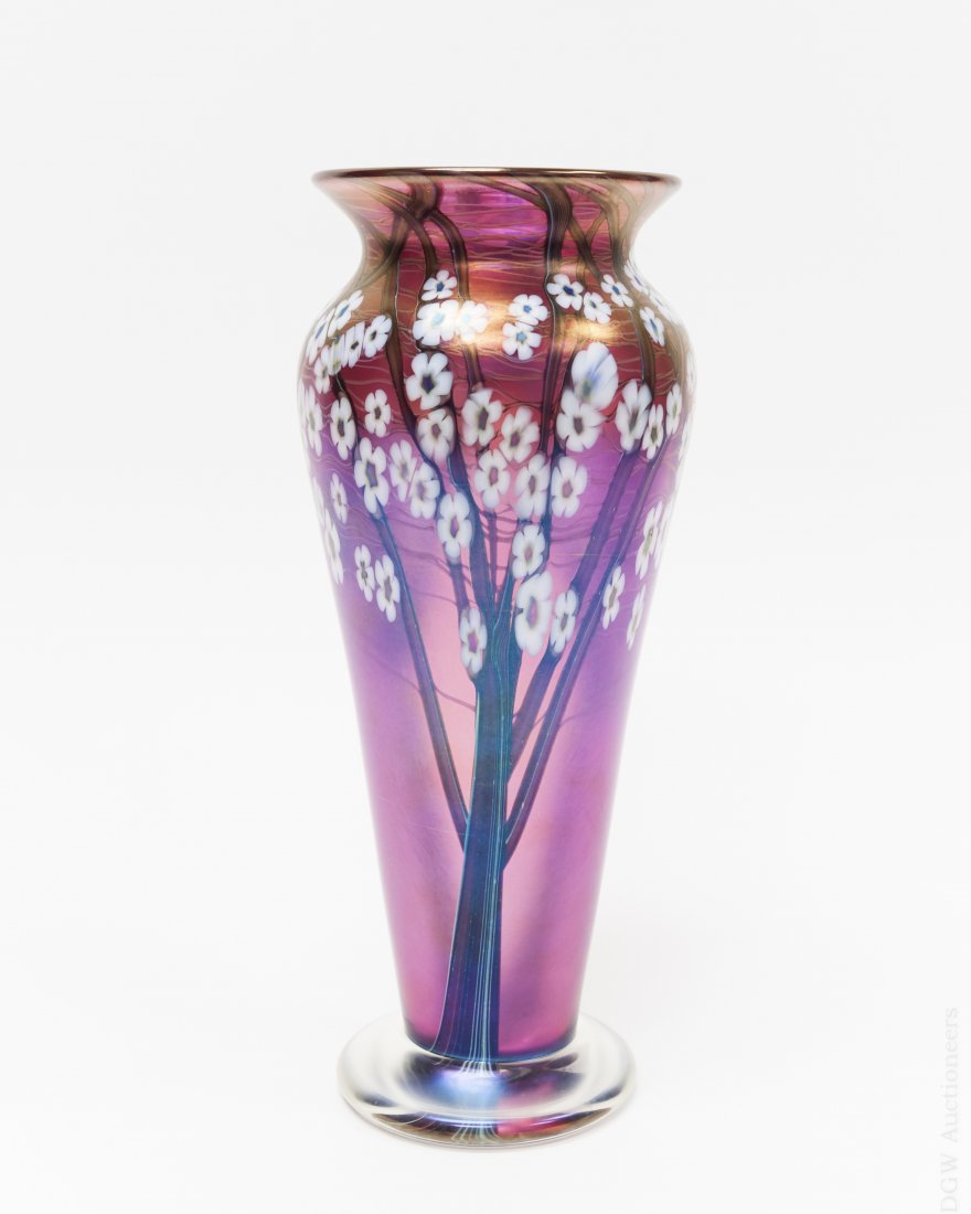 Orient and Flume Iridescent Art Glass Vase. (1 of 9)