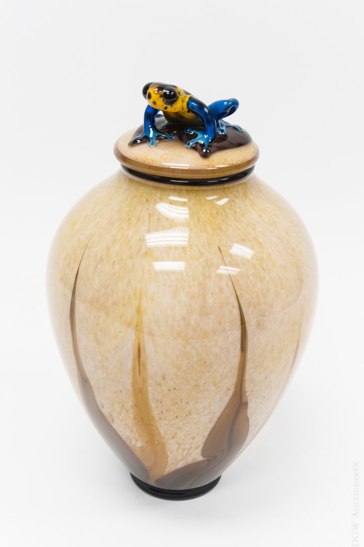 David Smallhouse, Art Glass Lidded Frog Vase.