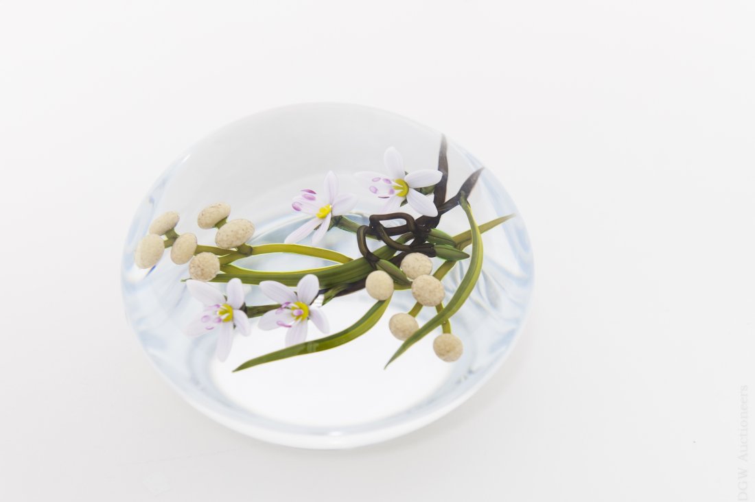 Buzzini Art Glass Paperweight. (1 of 6)