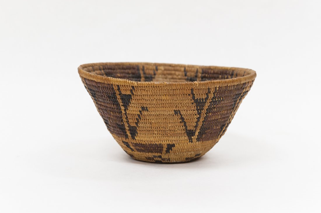 Native American Basket. Yokuts/Mono. (1 of 9)